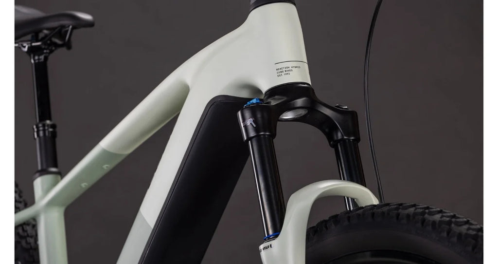 Bicicleta Electrică Cube REACTION HYBRID PRO 800
